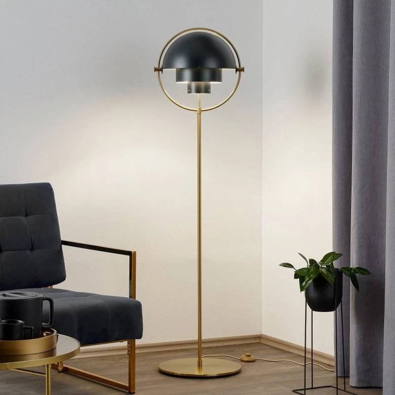 Gubi Lámpara de pie Multi-Lite latón/negro (148 cm)