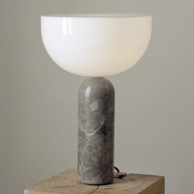 New Works Kizu Large Lámpara de Mesa de Mármol y Acrílico, Gris