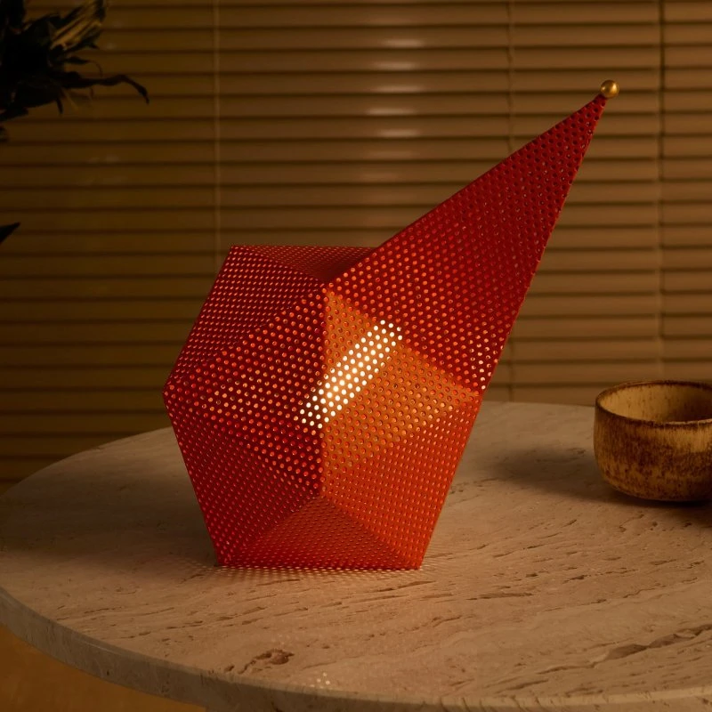 GUBI Lámpara de Mesa Portátil Bagdad International Orange
