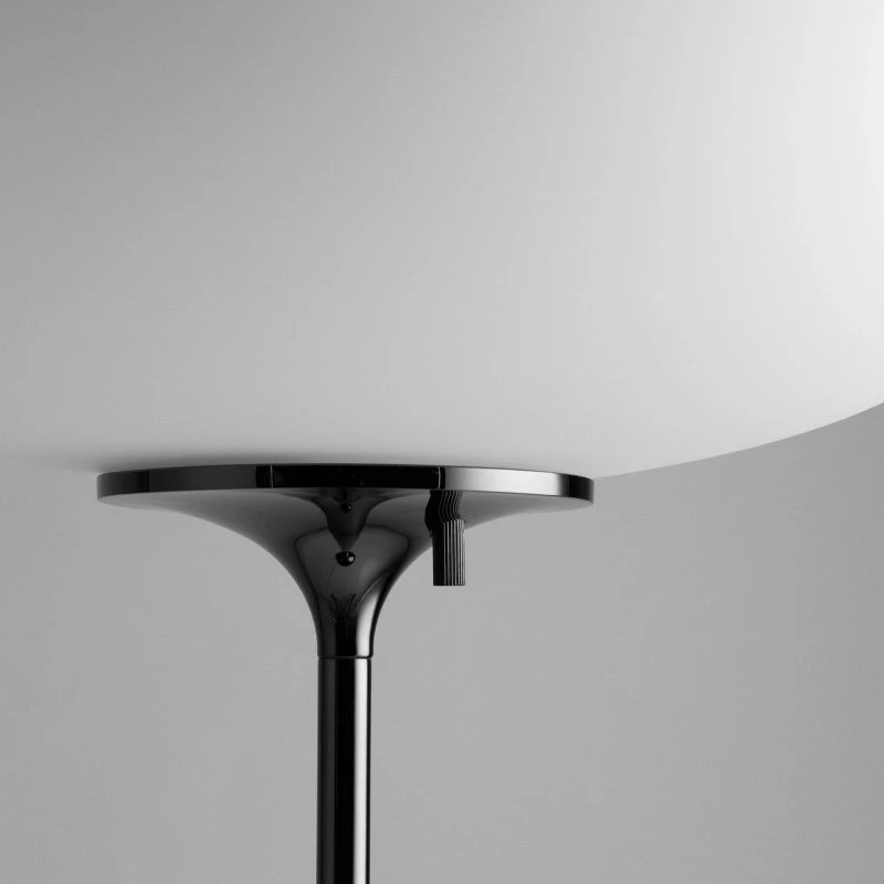 Gubi Lámpara de pie Stemlite Negro-Cromo, 110 cm, Atenuable