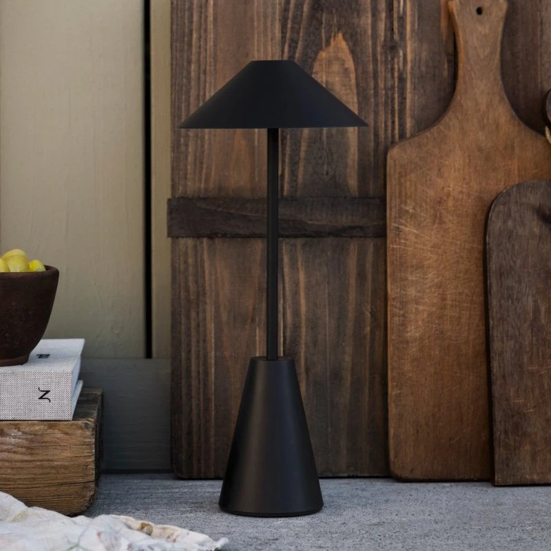 Globen Lighting Lámpara de mesa portátil Cannes negra IP54