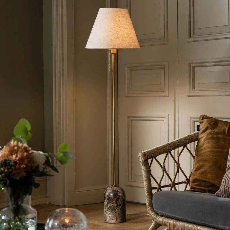 Globen Lighting Lámpara de pie Gino, base de mármol y lino, 145 cm