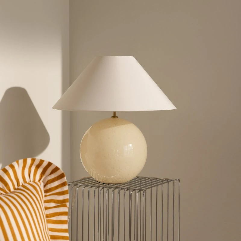 Globen Lighting Lámpara de mesa Iris 45 crema textil