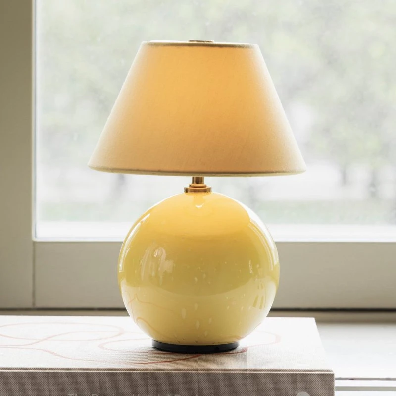 Globen Lighting Lámpara de Mesa Portátil IRIS - Amarillo