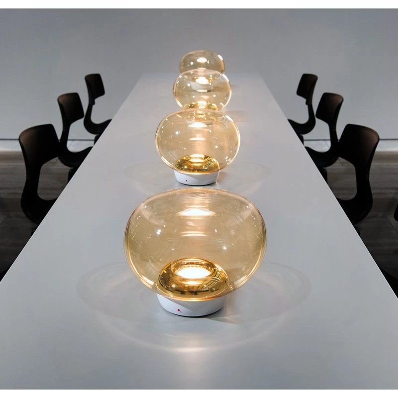 Lámpara de mesa LED Stilnovo La Mariée dorada/blanca
