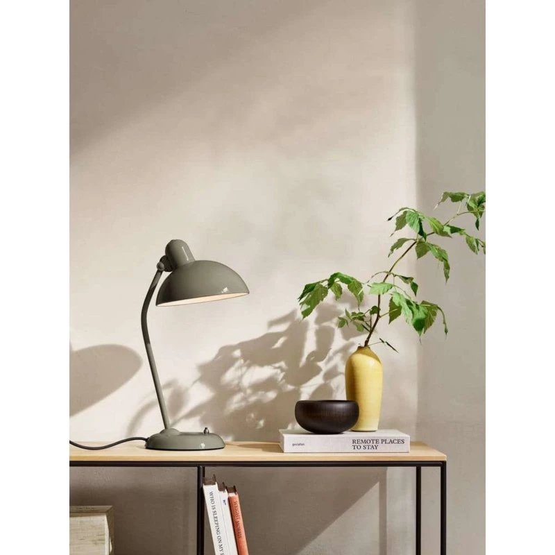 Fritz Hansen KAISER idell™ 6556-T Lámpara de Sobremesa Olive Verde