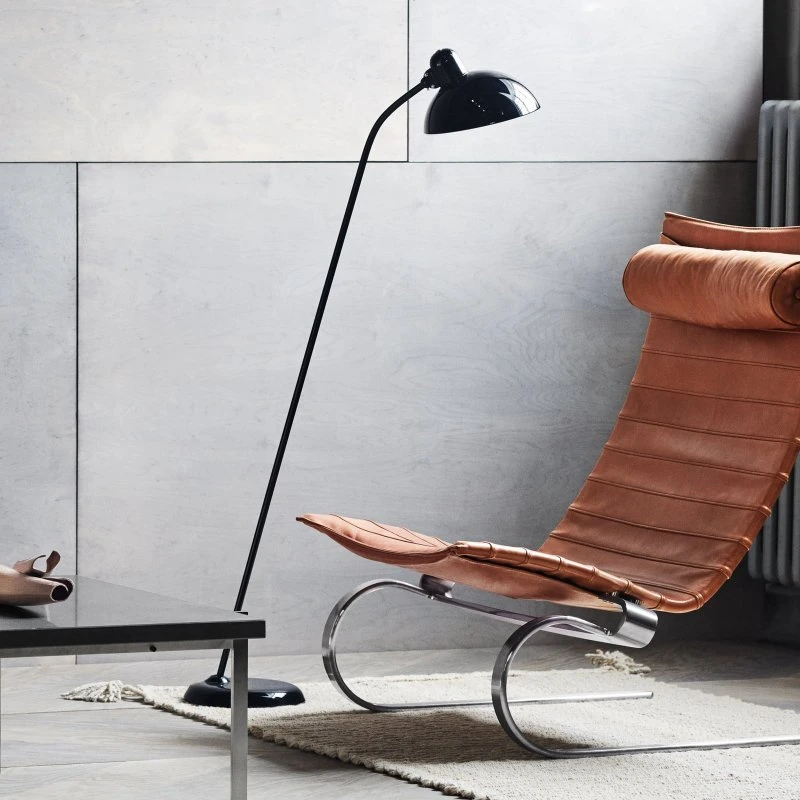 Fritz Hansen Kaiser Idell 6556-F Lámpara de Pie Negra
