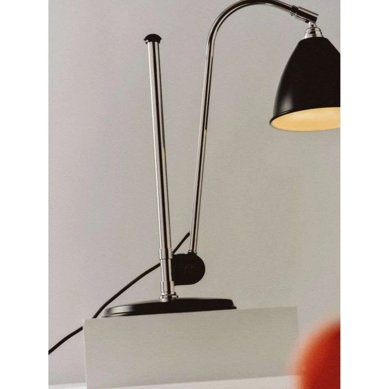 Gubi Lámpara de mesa Bestlite BL1 en porcelana y negro