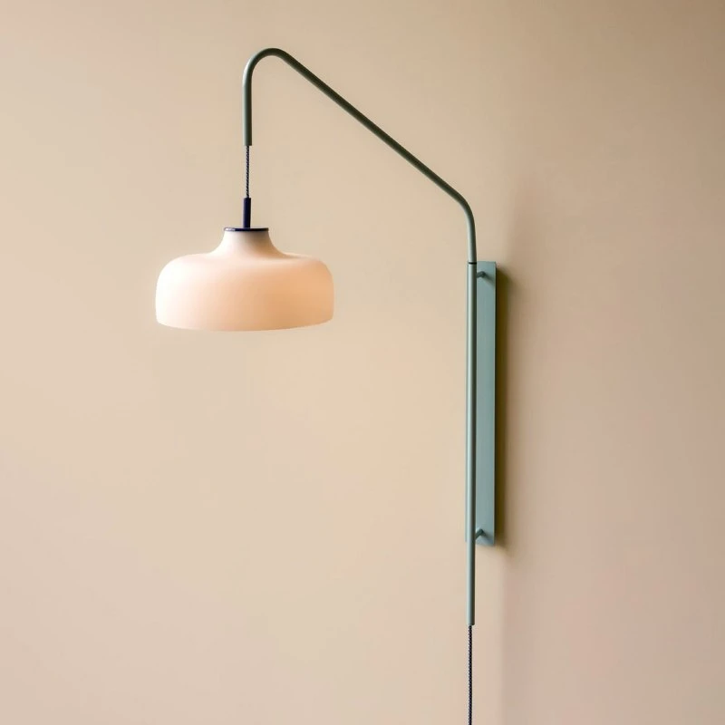HÜBSCH Aplique de pared Current, azul claro, 71 cm