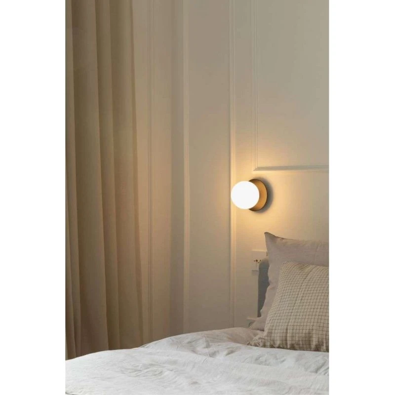 Nuura Aps Aplique Liila 1, Ø 14 cm, Negro/Ópalo, IP44