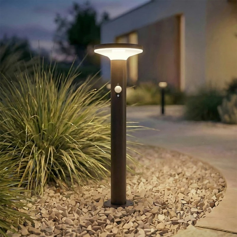 Lámpara de pie solar LED Kalen de PRIOS, negra, 50 cm con sensor