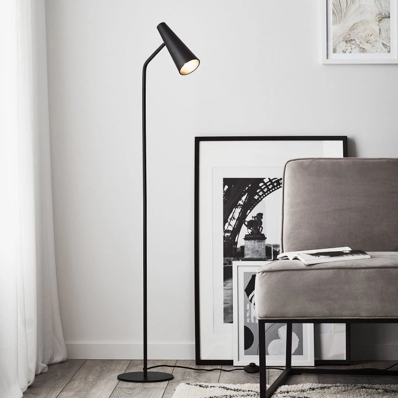 Markslöjd Lámpara de Pie Peak Negro - Diseño Moderno y Elegante